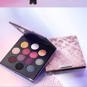 ROCKET TO FAME EYE SHADOW Palette